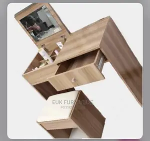 Unique Dresser Set