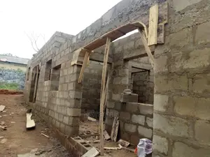 Bricklayer for Building, Renovation, Plastering Etc.