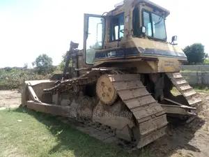 D6 Bulldozer Machine for Rent/Hire at Affordable Prices.