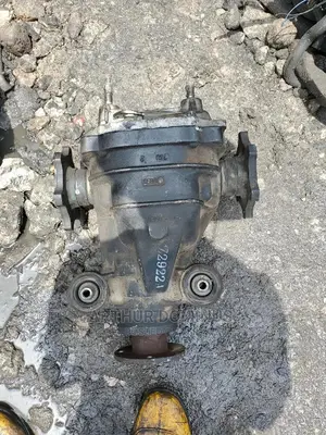 Nissan Armada Back Axle 2005/2012
