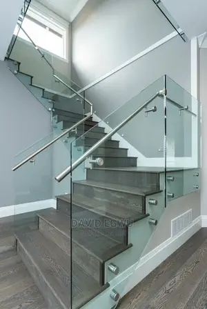 Tampered Glass Staircases With Side Rail