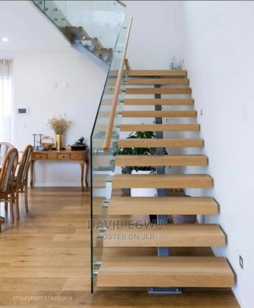 Frameless Staircase With Side Fix