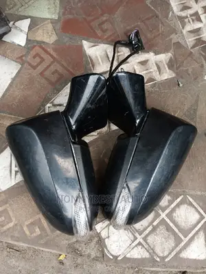 Toyata Venza Side Mirror 2014.