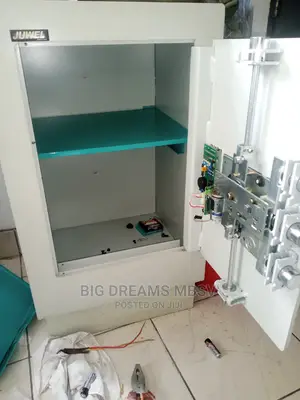 Italian Safe Repairs