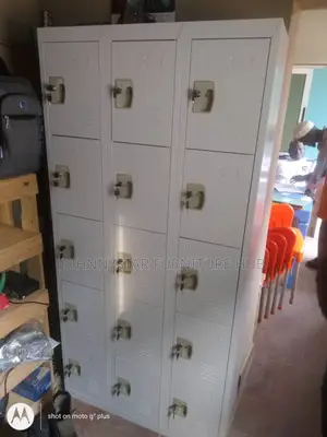 Italian Metal Workers Lockers by 18 Lockers
