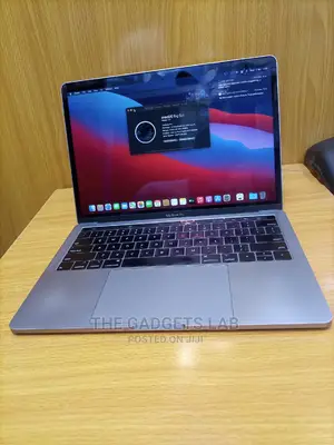 Laptop Apple MacBook Pro 2017 8GB Intel Core I5 SSD 256GB