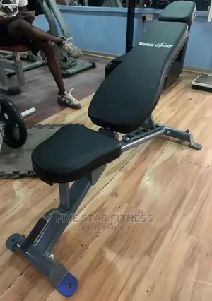 Commercial Weight Bench