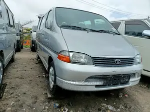 Toyota HiAce 2004 Silver