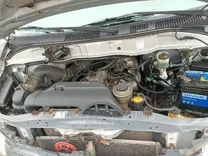 Toyota HiAce 2004 Silver