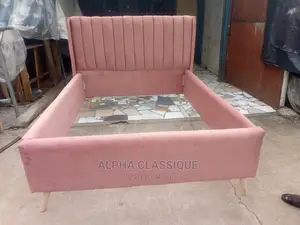 Classique Pàdded Bed Frame