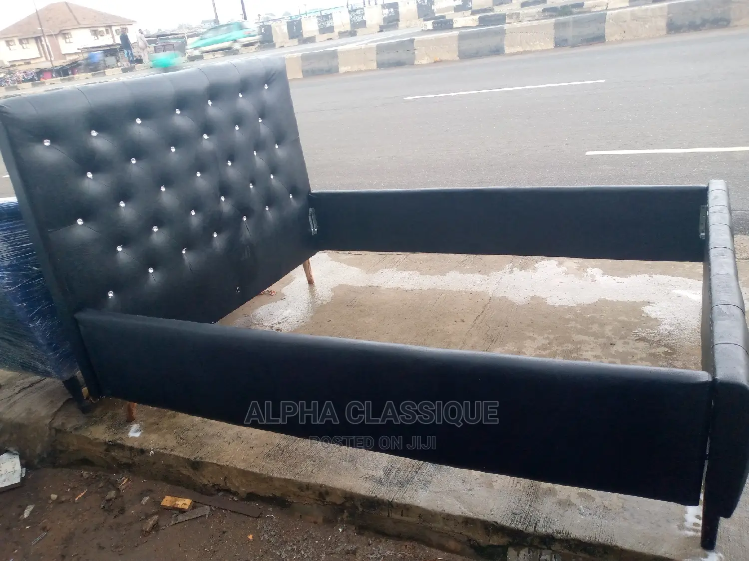 Classique Padded Bed Frame