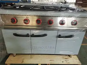 6 Burner Gas Cooker With Oven . Commercial Cooker