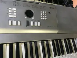 Yamaha DGX 220 Keyboard