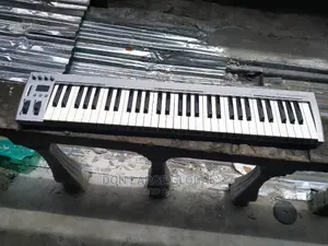 Acron Masterkey 61 Midi Controller