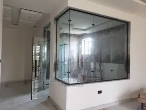 10mm Tempered Fixed Glass With Black Accessories