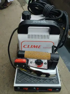 Industrial Steaming Irons for Laundry and Fashion