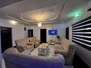 3bedroom Flat Wifi 24hrslit Pool Gym at Ajao Estate