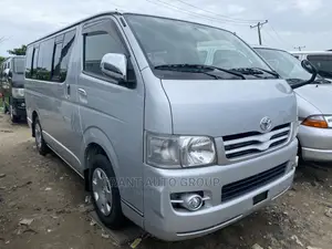 Toyota HiAce 2011 Silver