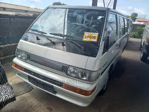 Mitsubishi L300 2004 Silver