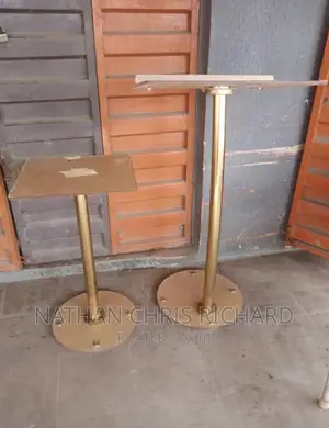 Hint Single Pole Acrylic Pulpit