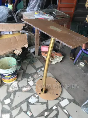 Single Pole Altar