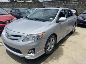 Toyota Corolla 2011 Silver