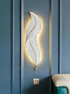 Feather Wall Lamp
