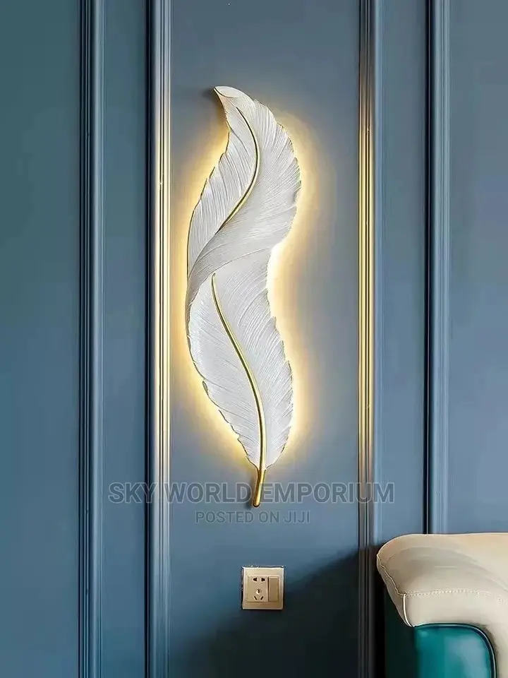 Feather Wall Lamp