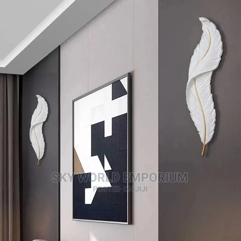 Feather Wall Lamp
