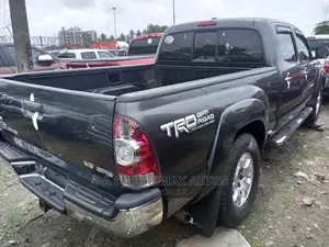 Toyota Tacoma Double Cab V6 Automatic 2011 Gray