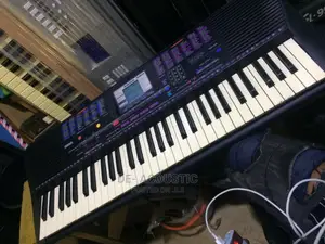 Yamaha PSR-220 Portatone Electronic Keyboard