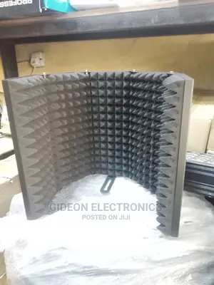 Isolation Shield Vocal Booth