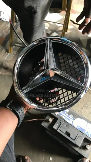 Front Grill Star Logo With Led Light (Basket) for C300/GLK