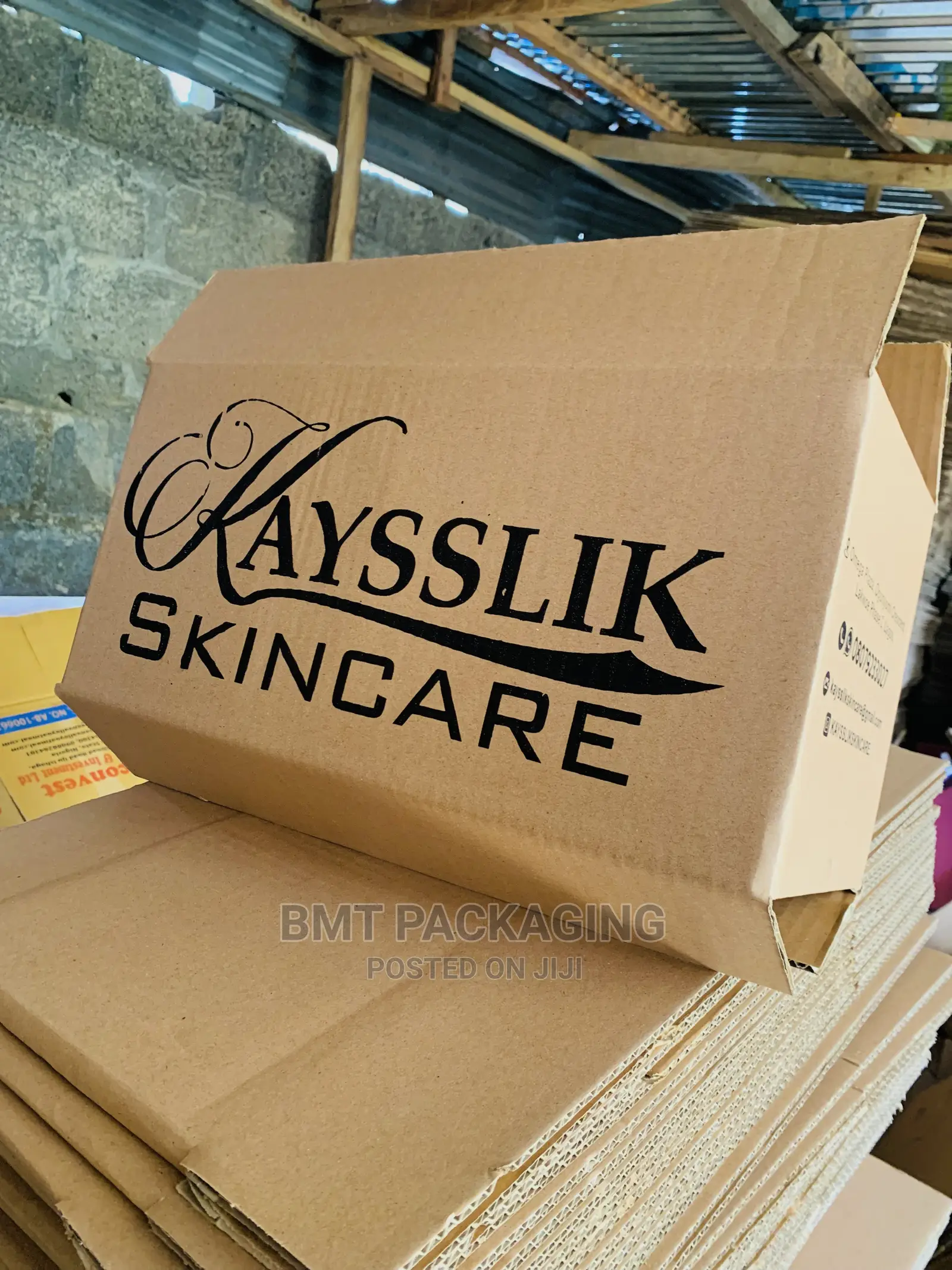 Branded Box and Plain Box