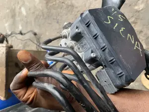 Abs Pump for Toyota Seinna 2018
