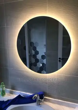 Round Mirror With 3 Back Lights