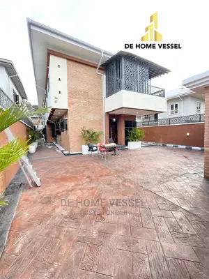 5bdrm Duplex in Lekki Phase 1 for sale