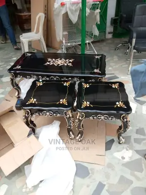 Classic Royal Design Centre Table With 2 Tools