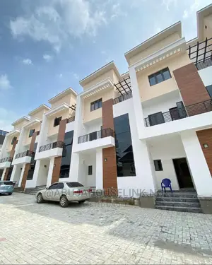 4bdrm Townhouse/Terrace in Guzape Abuja for Sale