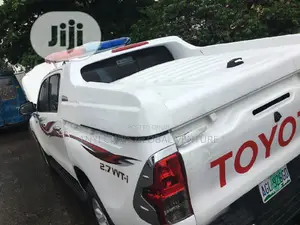 Toyota Hilux Booth Cover Carry Boy