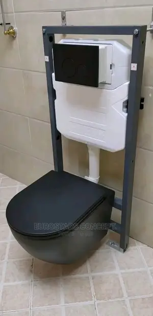 England Black Wall Hug