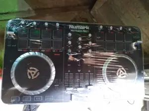 Numark Mixtrack PRO Ii