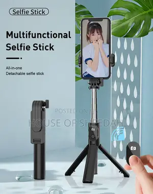 Multifunctional Wireless Bluetooth Selfie Stick With Light