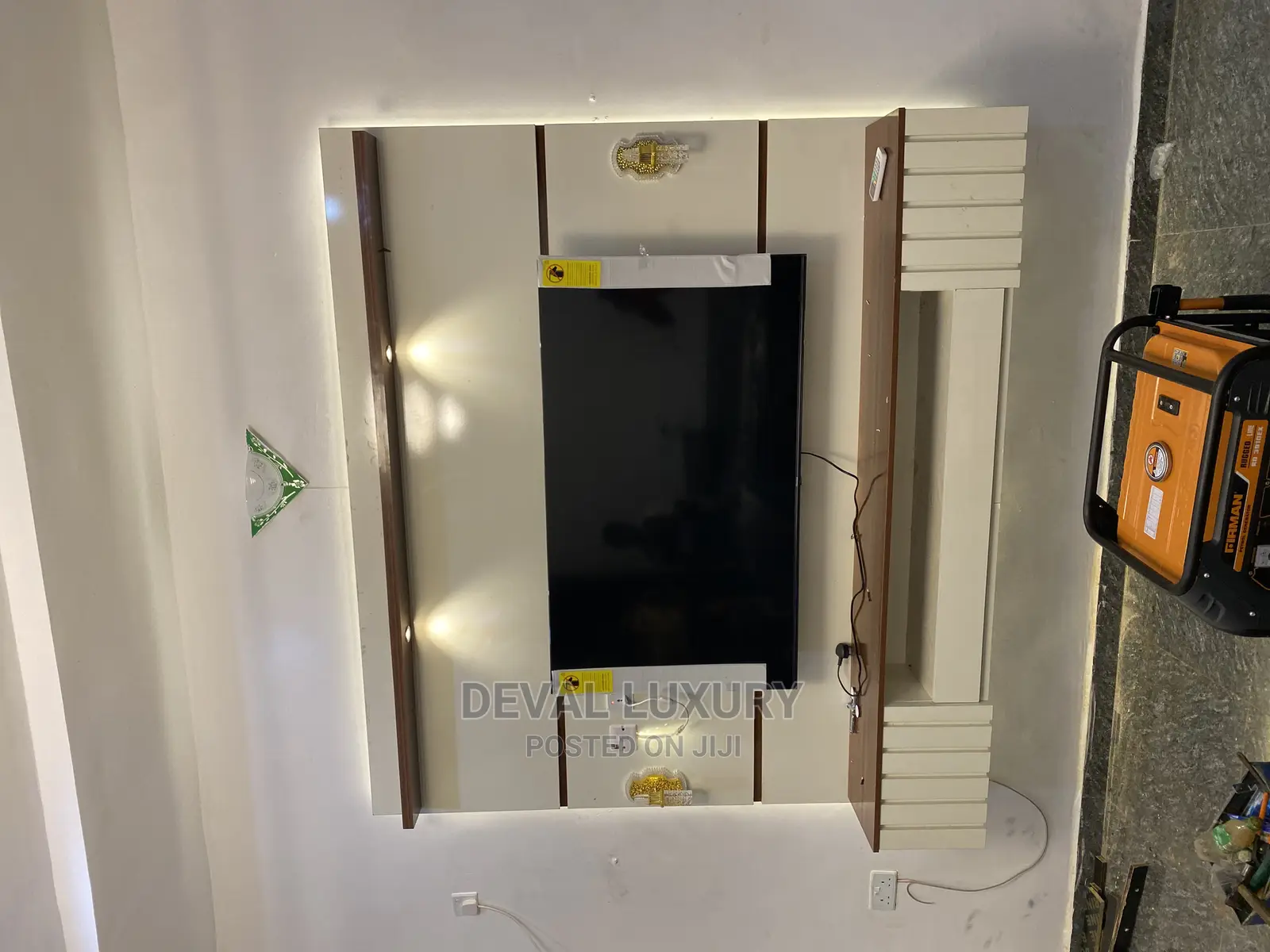 6 Ft by 7ft Wall Console