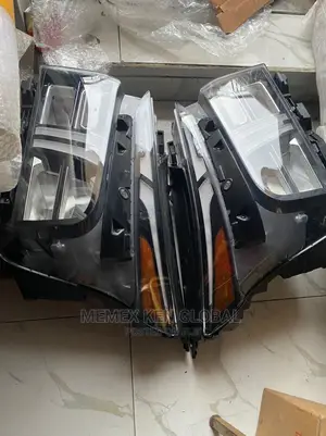 Head Lamp Hyundai Santafe 2021