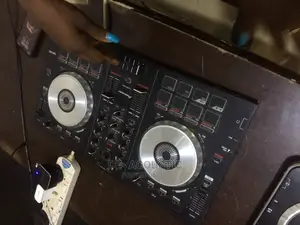Uk Used Pioneer Dj Mixer