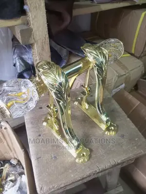 VIP Lion Wall Bracket for Curtains Pole