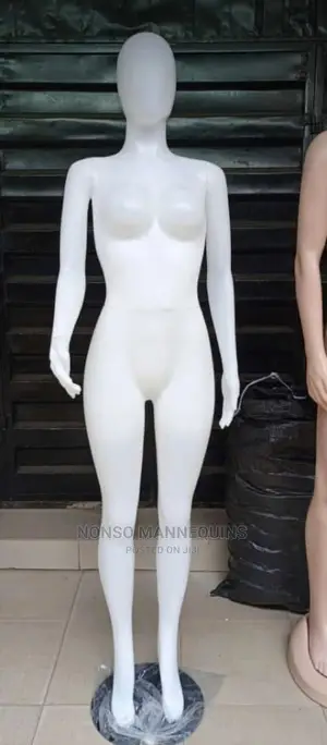 White Plastic Faceless Size 10 Display Fashion Mannequin
