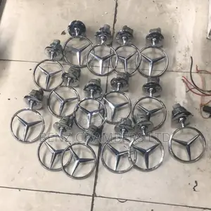 Mercedes Benz Bonnet Standing Logo