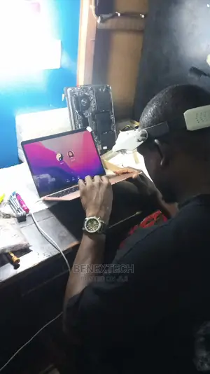 Computers and Smartphones Repair Services